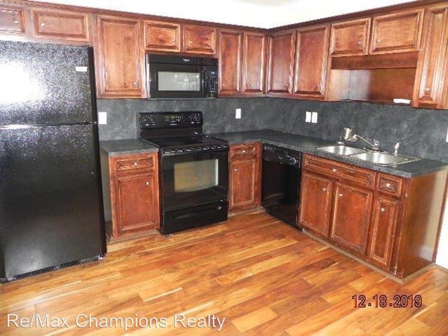 Building Photo - 3 br, 2.5 bath House - 19 Arbor Cove Dr.