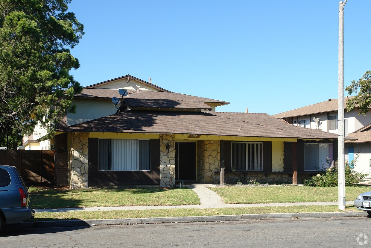 Building Photo - 1111 Isleton Pl
