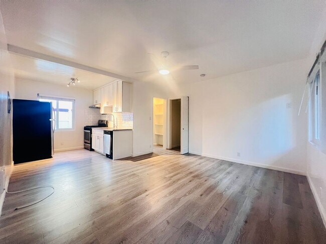 Foto del edificio - 5525 Harold Way