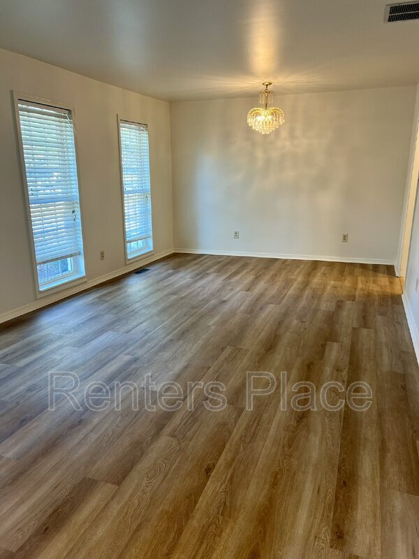 Building Photo - 5228 S Wheeling Ave