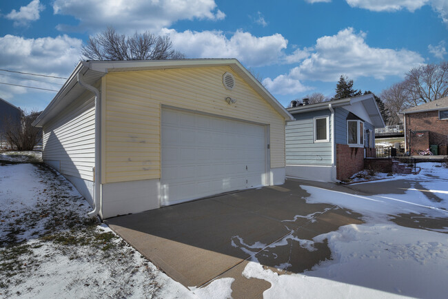 Building Photo - 2723 Josephine St