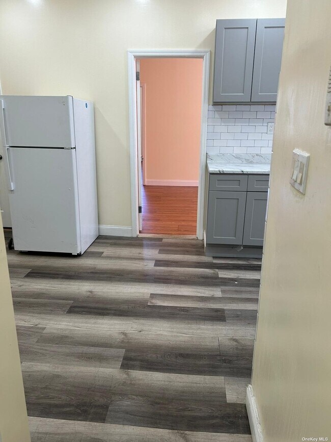 Foto del edificio - 132 E 52nd St