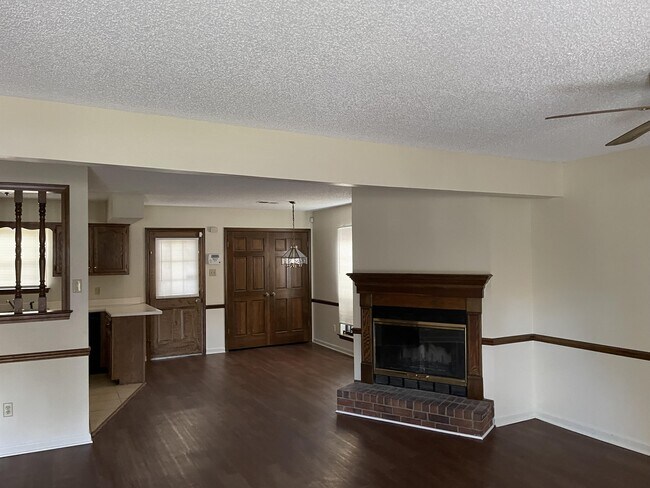 Building Photo - 4402 Forest Valley Cove