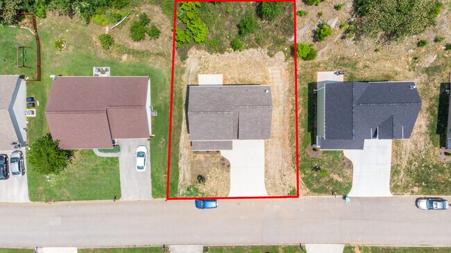 Building Photo - 628 Drakewood Rd