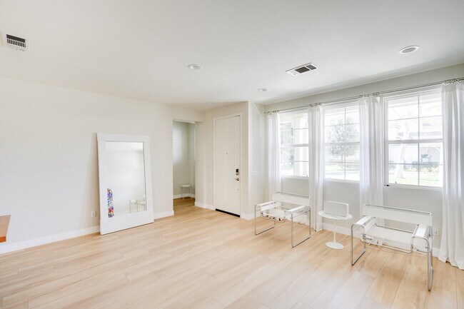 Foto del edificio - 23315 Portland Ln