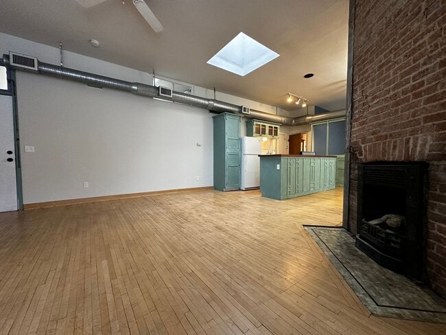 Foto del edificio - 123 N Broadway