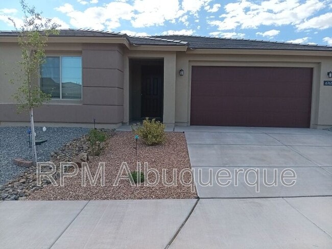 Foto del edificio - 6762 Sydney Drive NE