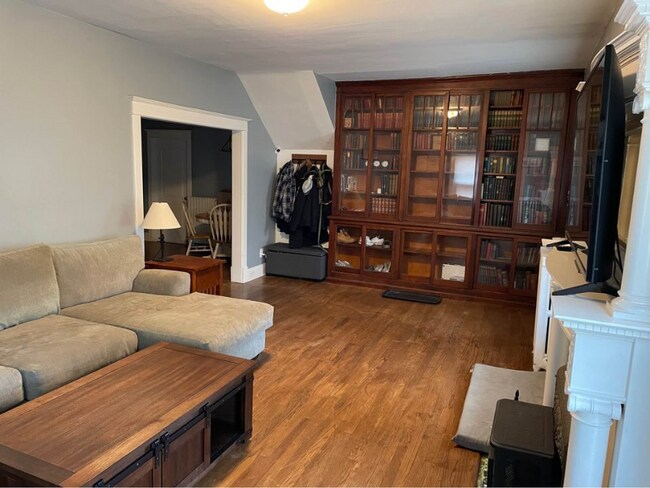 Building Photo - 118 Hudson Ave