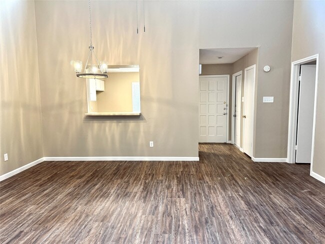 Building Photo - 2435 Summer Spring Dr