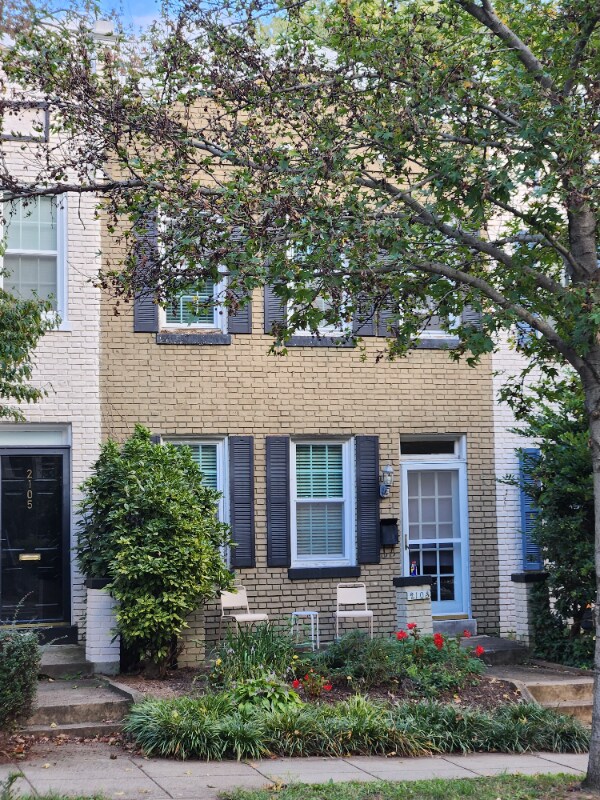 Foto del edificio - 2103 37th St NW