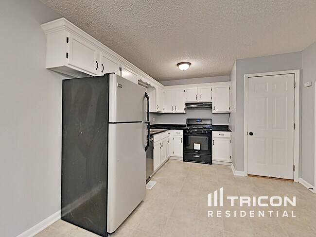 Building Photo - 250 Wendy Way Douglasville GA