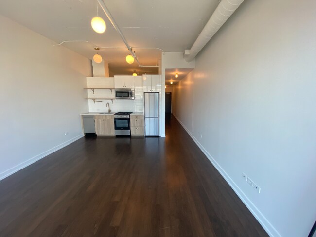 Building Photo - 5060 N Broadway