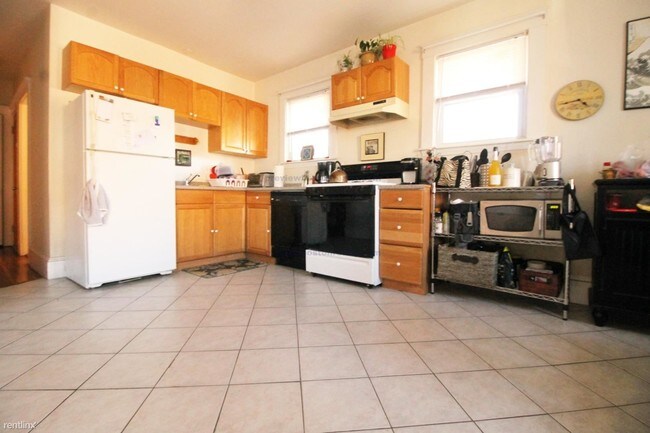 Building Photo - 501 Washington St