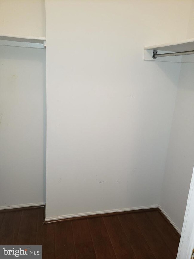 Foto del edificio - 15107 Interlachen Dr