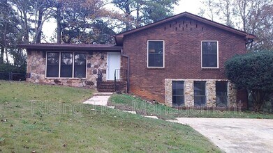 Building Photo - 2533 Shoemaker St
