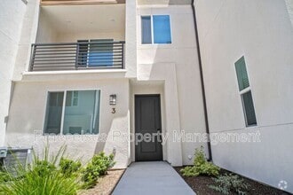 Building Photo - 824 Makani St