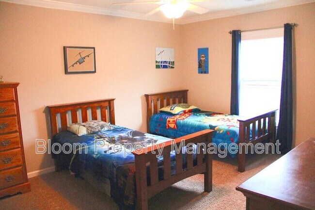 Foto del edificio - 5432 Kings River Dr