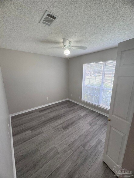 Building Photo - 884 Sterling Way