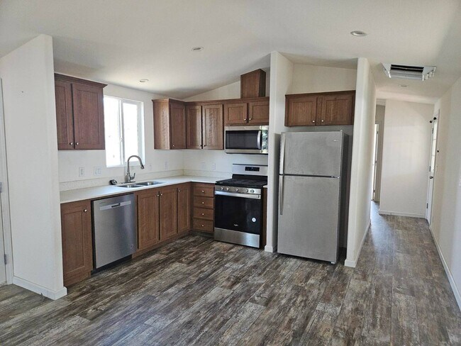 Foto del edificio - 1484 Hannah Ave
