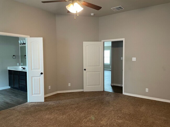 Foto del edificio - Available Now | Beautiful Single-Story 4 Bed, 2.5 Bath | Covered Patio | Close to Fort Cavazos | ...