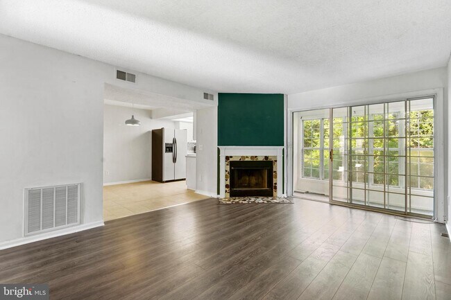 Foto del edificio - 9240 Caspian Way