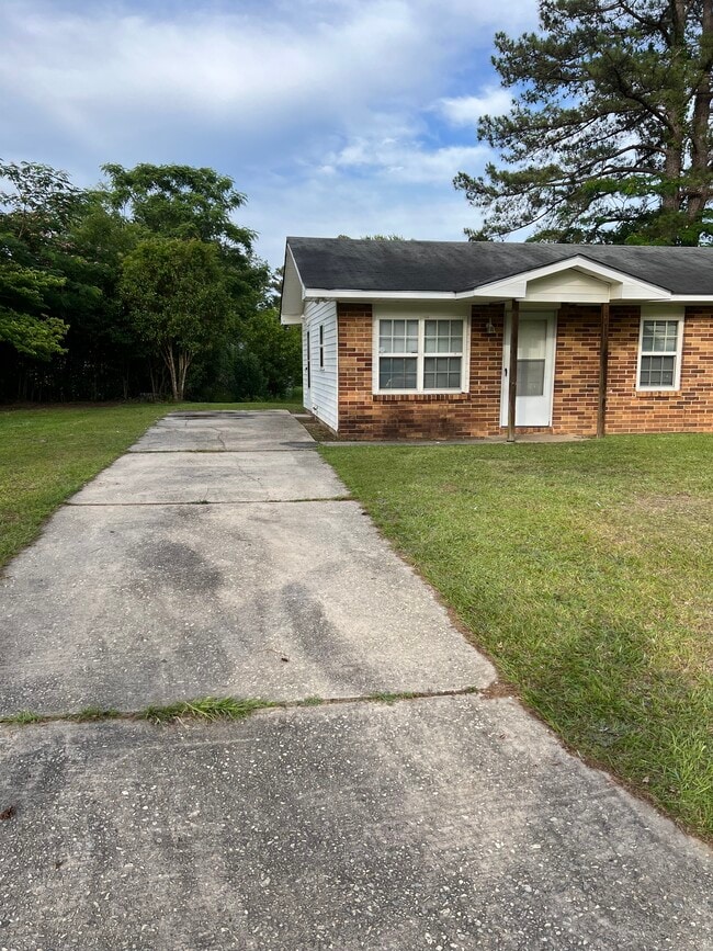 Building Photo - 104 Jordan Ct