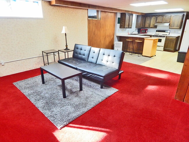 Living Area - 1765 Salt Rd