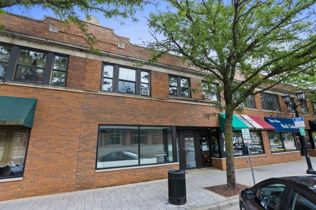 Primary Photo - 2 bedroom in Elmhurst IL 60126