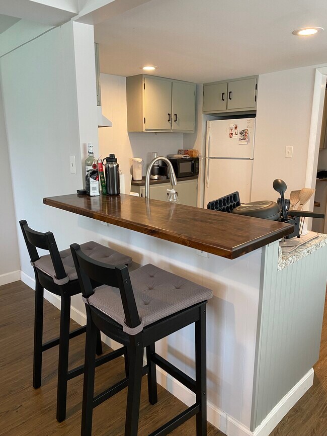 Breakfast Bar & Kitchen - 147 S Curtis St