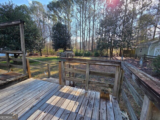 Foto del edificio - 160 Fox Meadow Dr