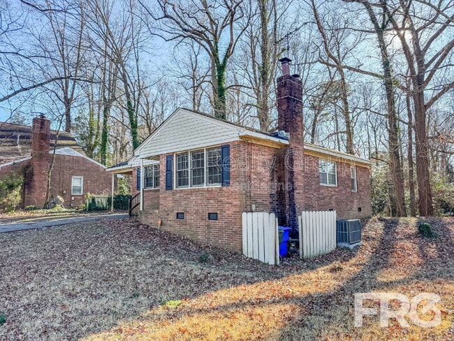 Building Photo - 2501 Jefferson Dr