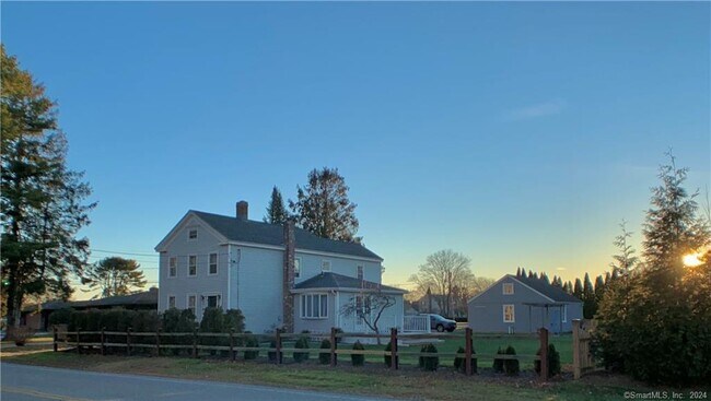 Building Photo - 270 N Water St