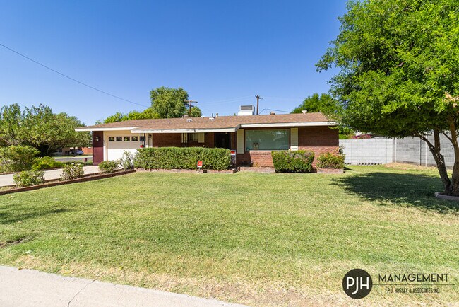 Building Photo - Charming 2-Bedroom, 2-Bathroom Home with B...