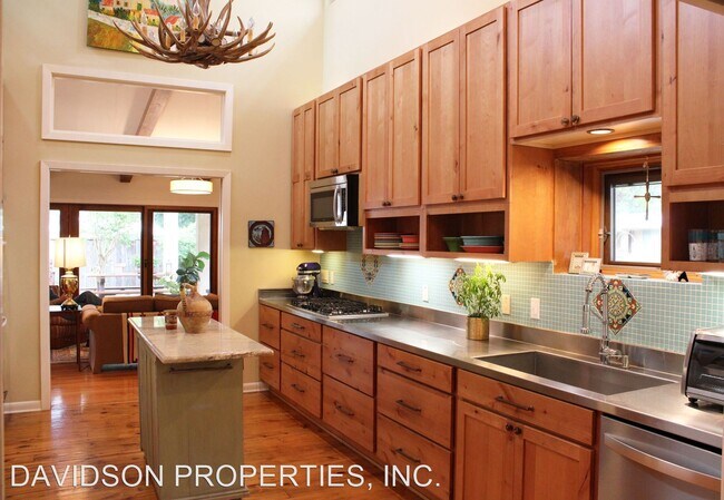 Foto del edificio - 3 br, 3 bath House - 539 Woodcrest Dr