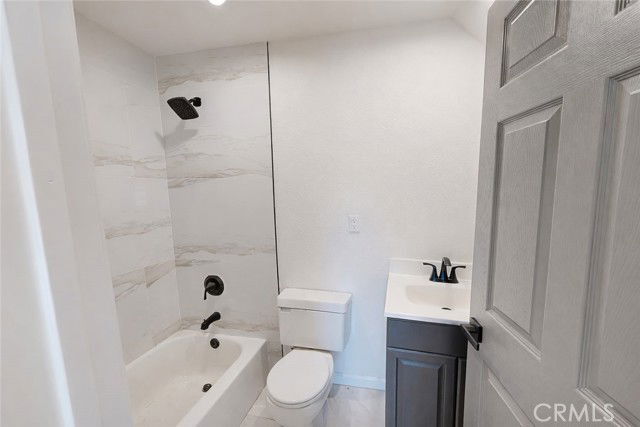 Foto del edificio - 5637 E Palmdale Blvd