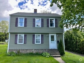 Building Photo - 304 Buckingham St
