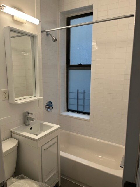 Building Photo - 18 W 125th St