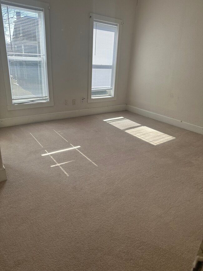 765 Fenelon Pl Unit 2, Dubuque, IA 52001 Apartments in Dubuque, IA