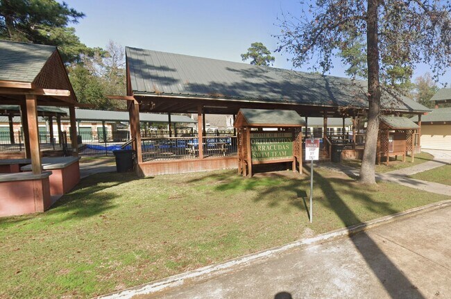 Foto del edificio - 6302 Hickorycrest Dr