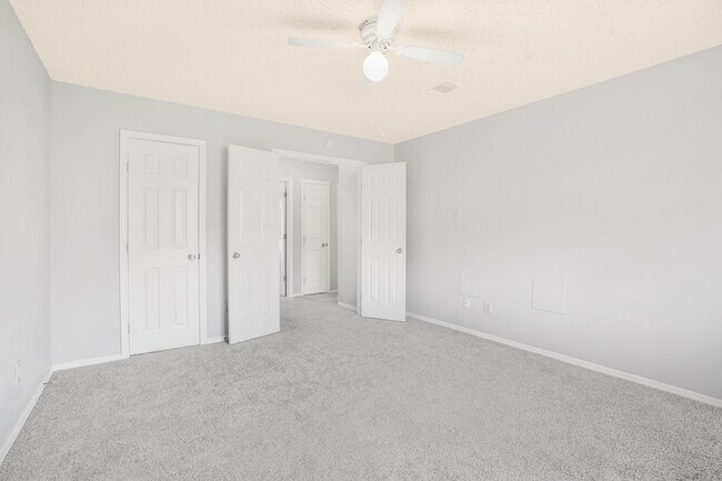 Foto del edificio - 15707 Baytree Dr