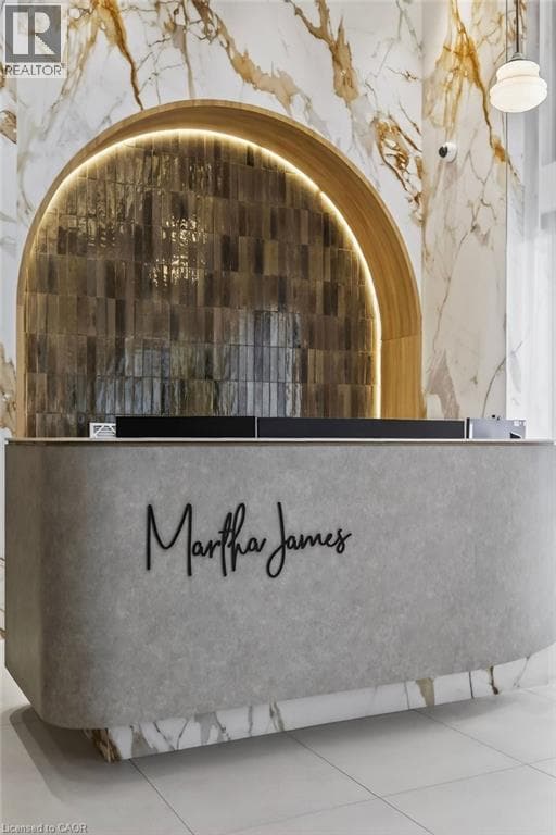 Building Photo - 2088 James St