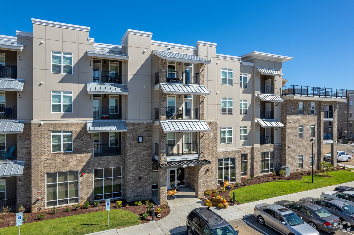 Primary Photo - The Lofts at Gateway