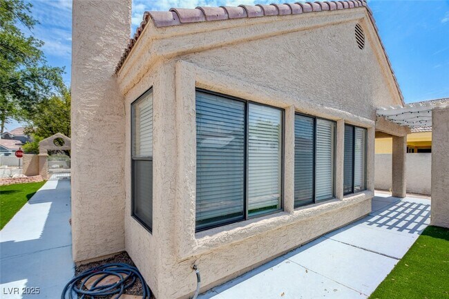Foto del edificio - 5257 Crooked Valley Dr