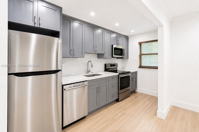 Foto del edificio - 5839 SW 74th Terrace