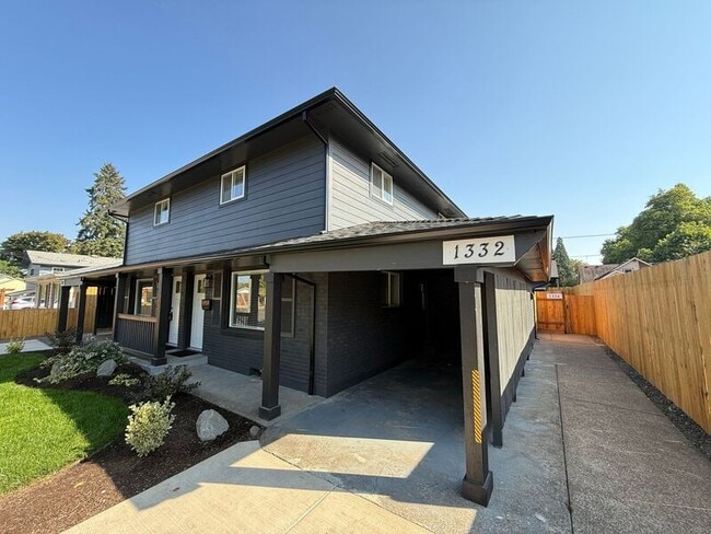 Building Photo - 1332 SW 8th Ave