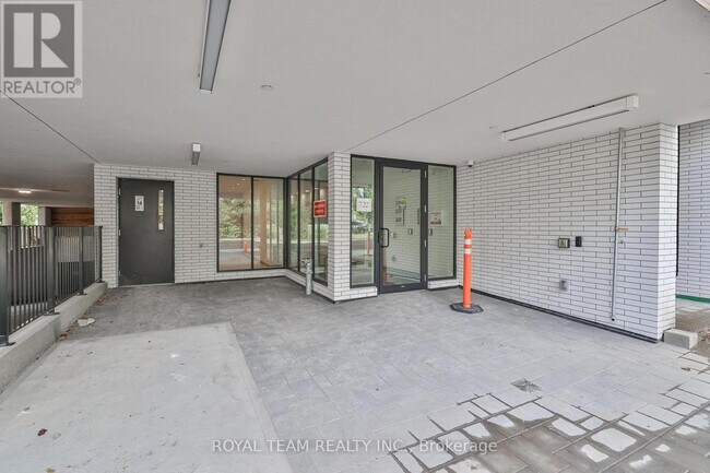 Photo du bâtiment - 722-722 Marlee Ave