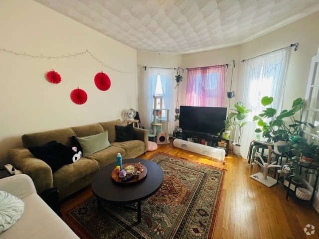 Building Photo - 40 Litchfield St