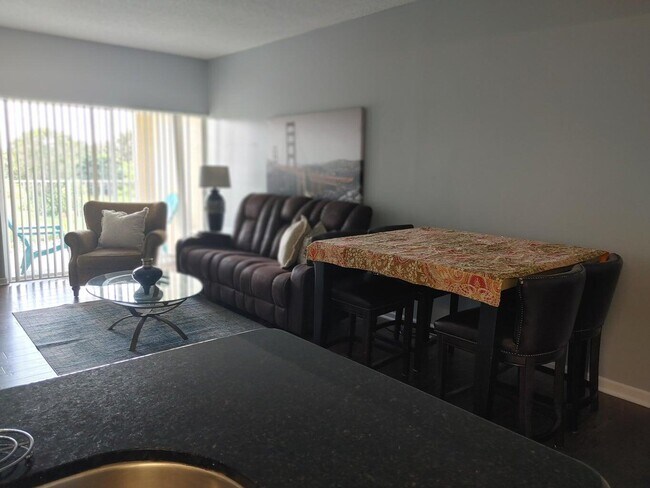 Building Photo - 2100 Greenview Shores Blvd