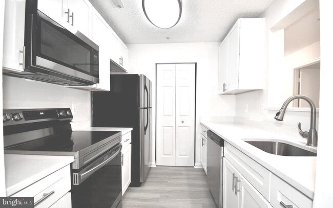 Foto del edificio - 12901 Churchill Ridge Cir