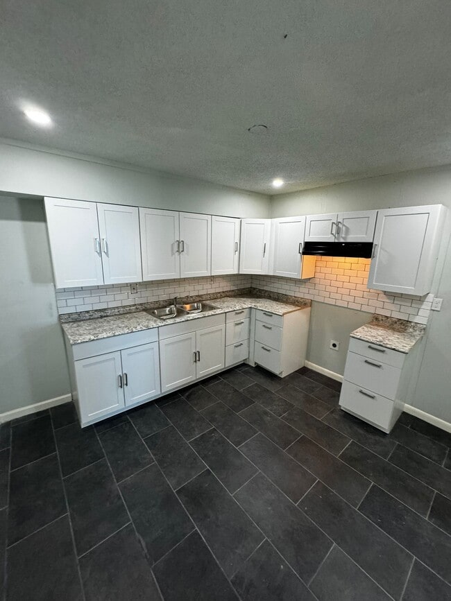 Photo - 1184 Effie Rd House